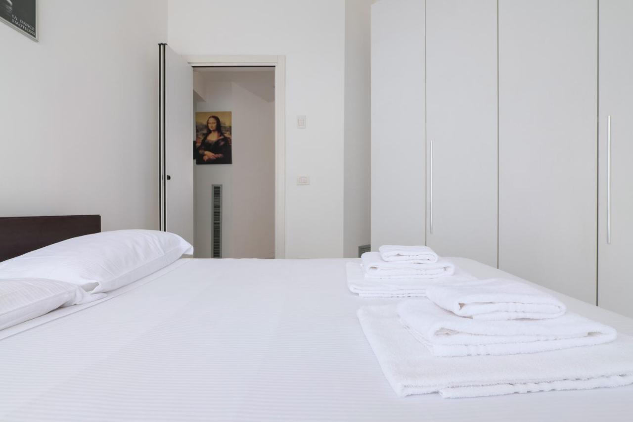 Prestige Boutique Homes - Duomo 1 Milan Luaran gambar
