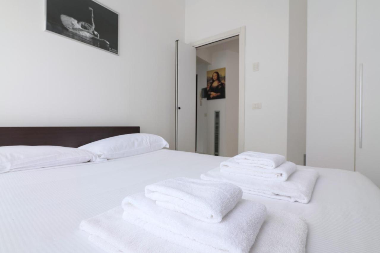 Prestige Boutique Homes - Duomo 1 Milan Luaran gambar